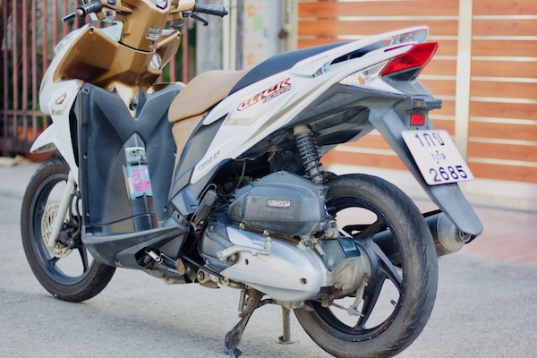 Phuket Motorcycle for Rent: Honda Click 125i